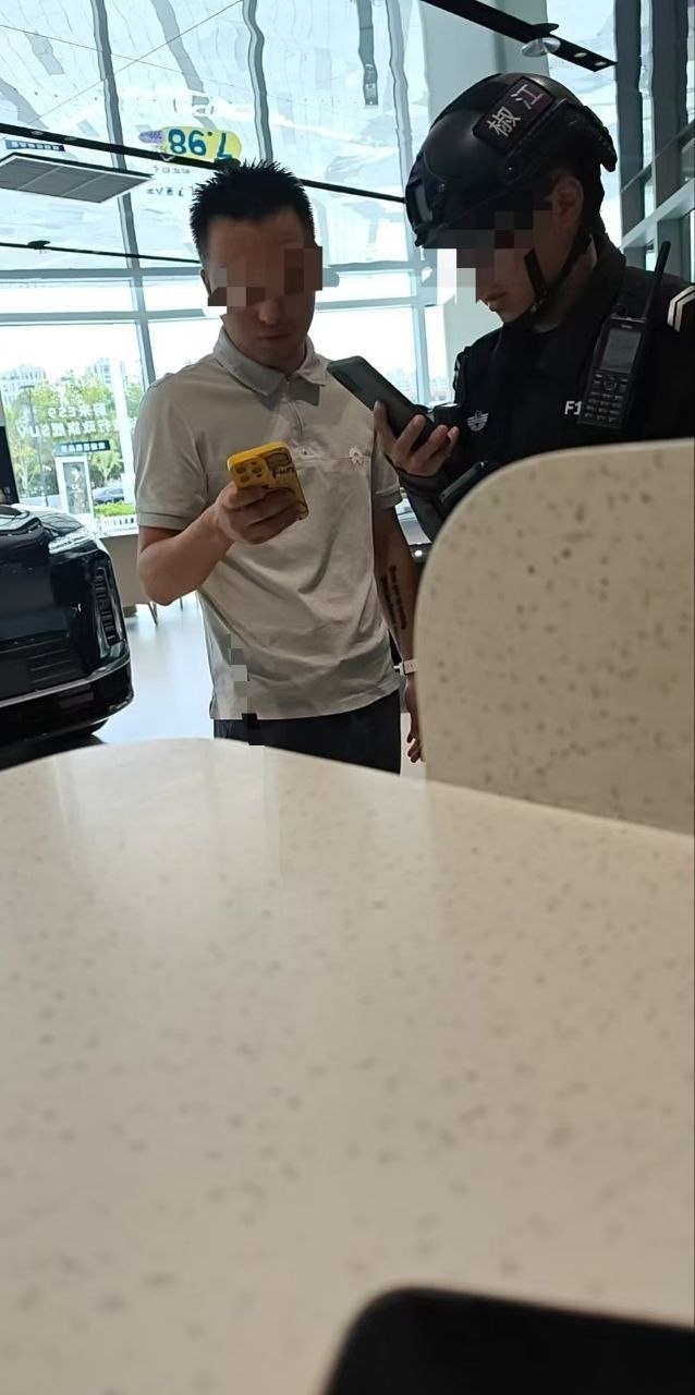 真是个人物啊，在4S店里竟然如此做事情🤭